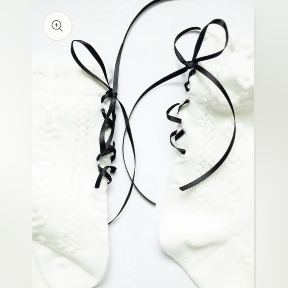 Casa Clara Palina Ballet Ribbon Crew Socks - Picture 6 of 13